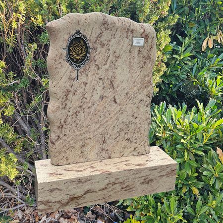 Grabstein und Sockel aus Ivery Brown, sofort Lieferbar € 2992,--