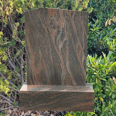 Grabstein und Sockel aus Himalaya, sofort Lieferbar € 1920,--