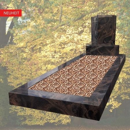 Grabanlage mit Aurora Granit. Preis auf Anfrage.