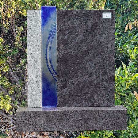 Grabstein in Orion mit Glas ohne Sockel € 1247,--