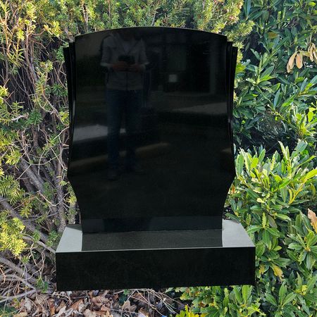 Grabstein Indisch Black mit Sockel, sofort Lieferbar € 2980,--