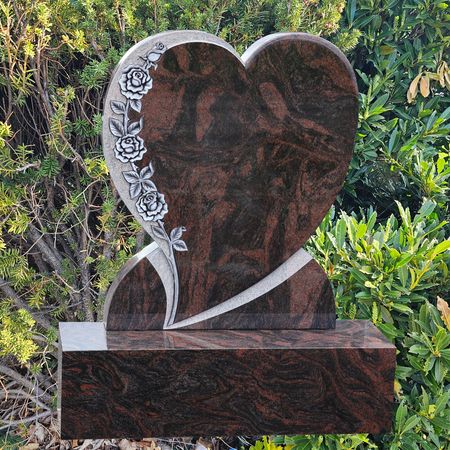 Herz-Grabstein in Aurora mit Sockel und Einfassung, sofort Lieferbar € 6090,--