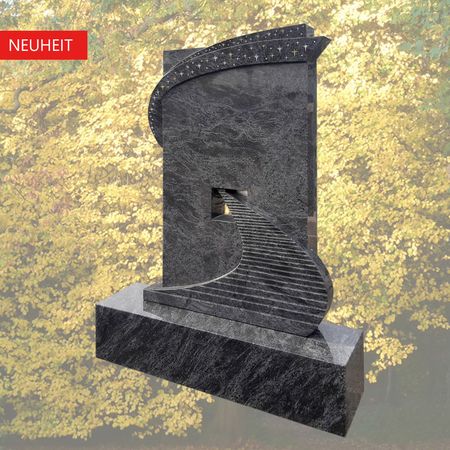 Denkmal in Orion Blue Granit mit Treppenornament. Sofort lieferbar! €4.130,–