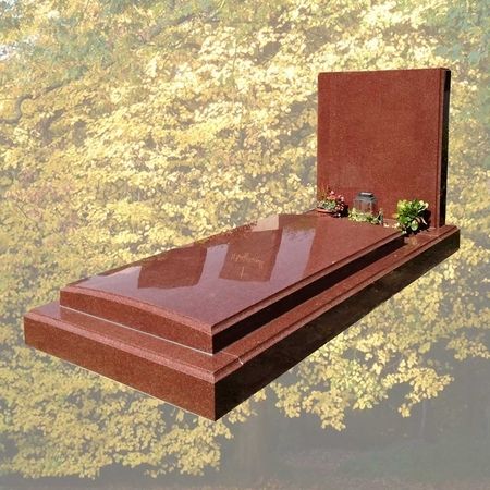 Grabanlage in Imperial Red Granit. Preis auf Anfrage.