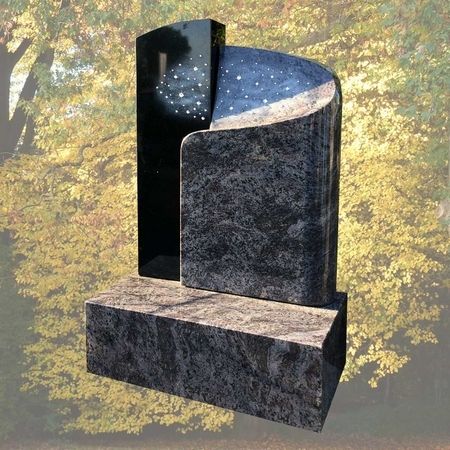 Urnenstein mit Sockel in Orion Blue- und Premium Black Granit, Ornament Strassteine. Preis auf Anfrage.
